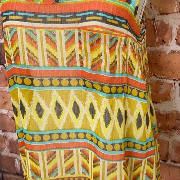Umgee sheer sleeveless blouse - Picture 2 of 8